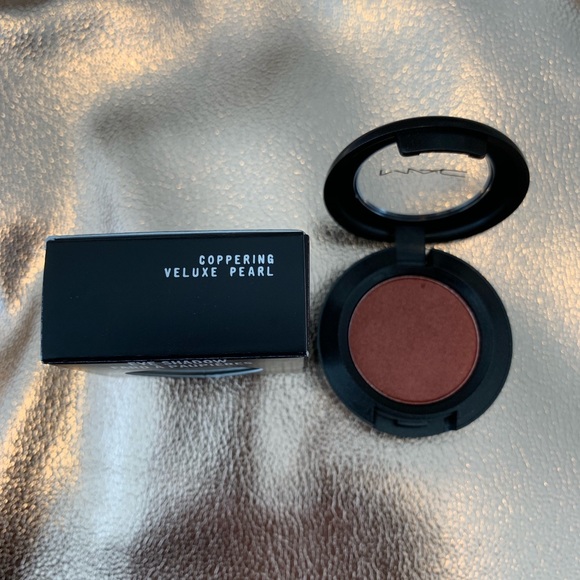 MAC coopering veluxe pearl eye shadow - Picture 2 of 2